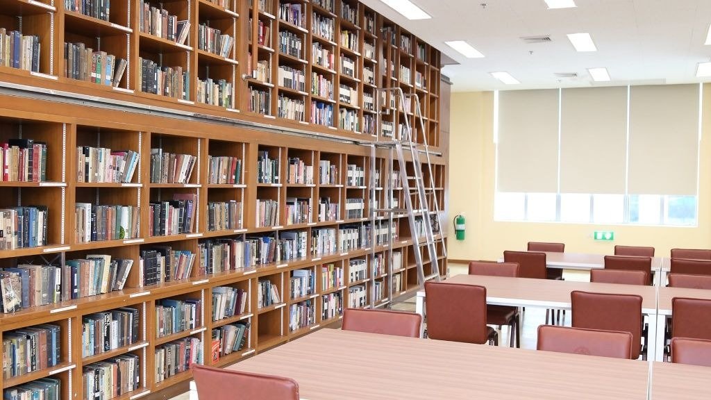 Kitabxanaların bağlanması iddialarına nazirdən CAVAB