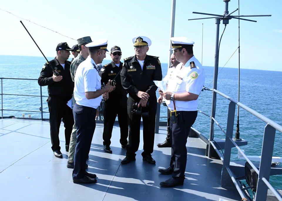 Xəzərdən möhtəşəm görüntülər: Dəniz xüsusi təyinatlıları şərti terrorçuları belə məhv etdi – FOTO/VİDEO - foto 2