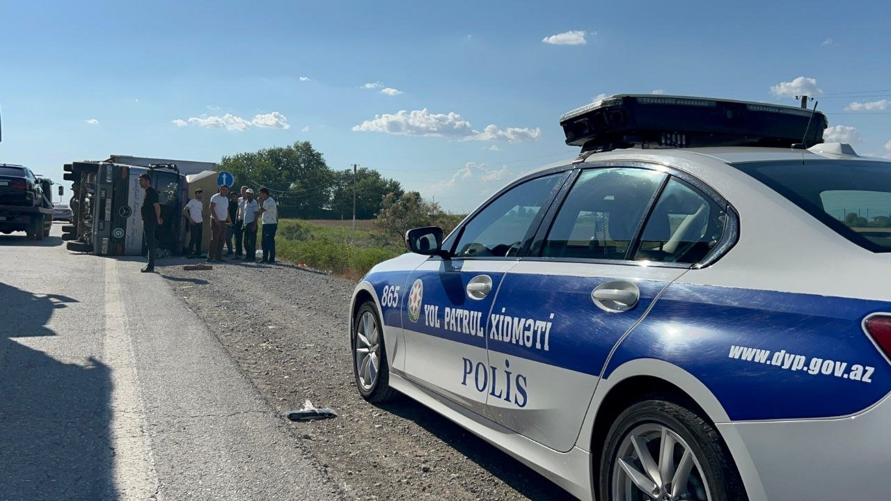 Kürdəmirdə ağır yol qəzası: 3 yaralı var - FOTO - foto 4