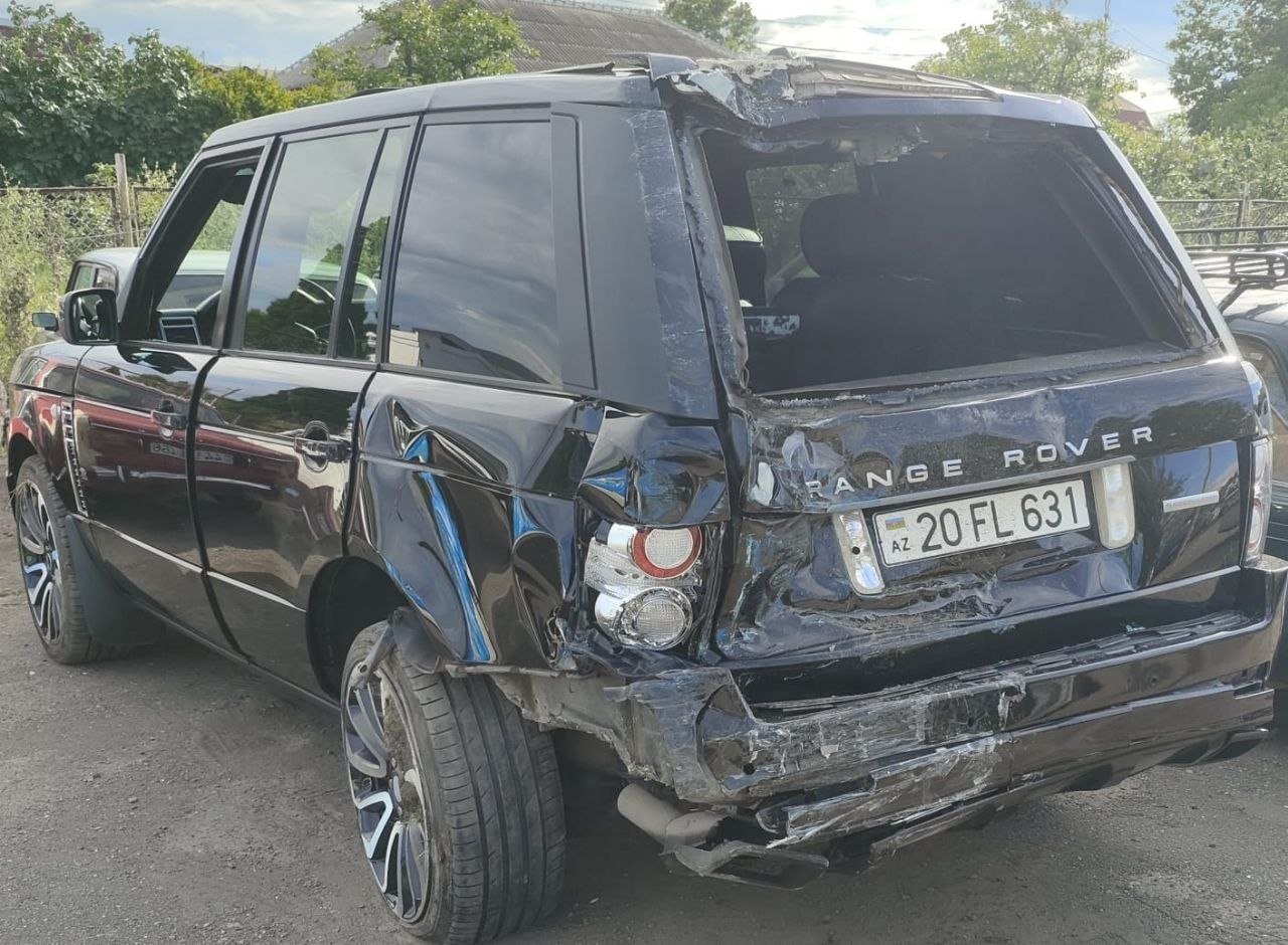 Sərnişin avtobusu “Range Rover”lə toqquşdu: yaralılar var - FOTO - foto 3