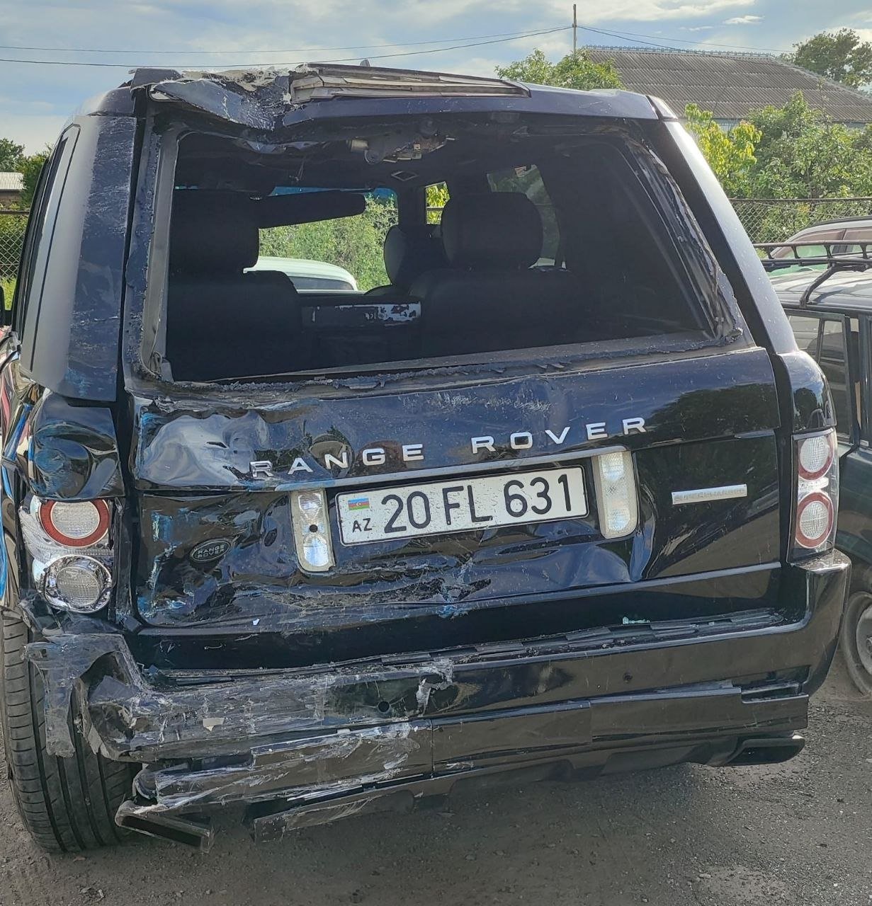Sərnişin avtobusu “Range Rover”lə toqquşdu: yaralılar var - FOTO - foto 2