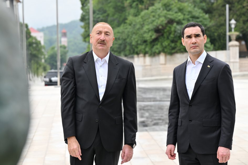 Prezidentlərin Şuşa gəzintisindən yeni FOTOLAR - foto 5