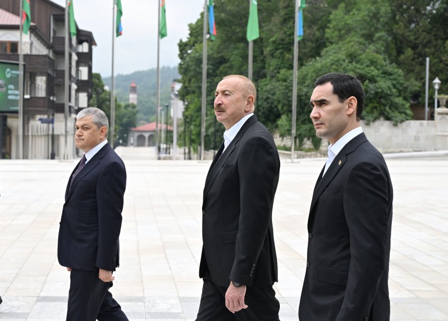 Prezidentlərin Şuşa gəzintisindən yeni FOTOLAR - foto 3