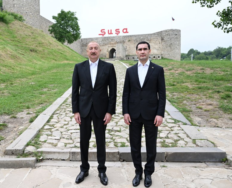 Prezidentlərin Şuşa gəzintisindən yeni FOTOLAR - foto 11