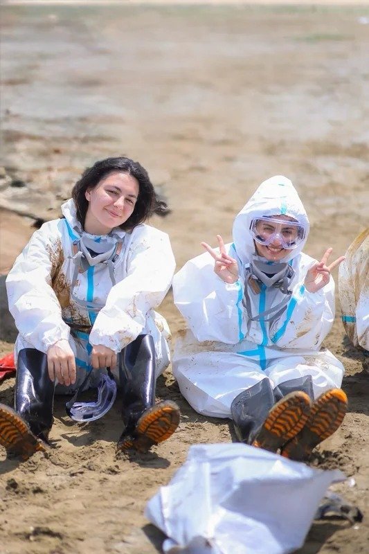 Xəzər sahili neft tullantılarından təmizlənir - FOTO - foto 2