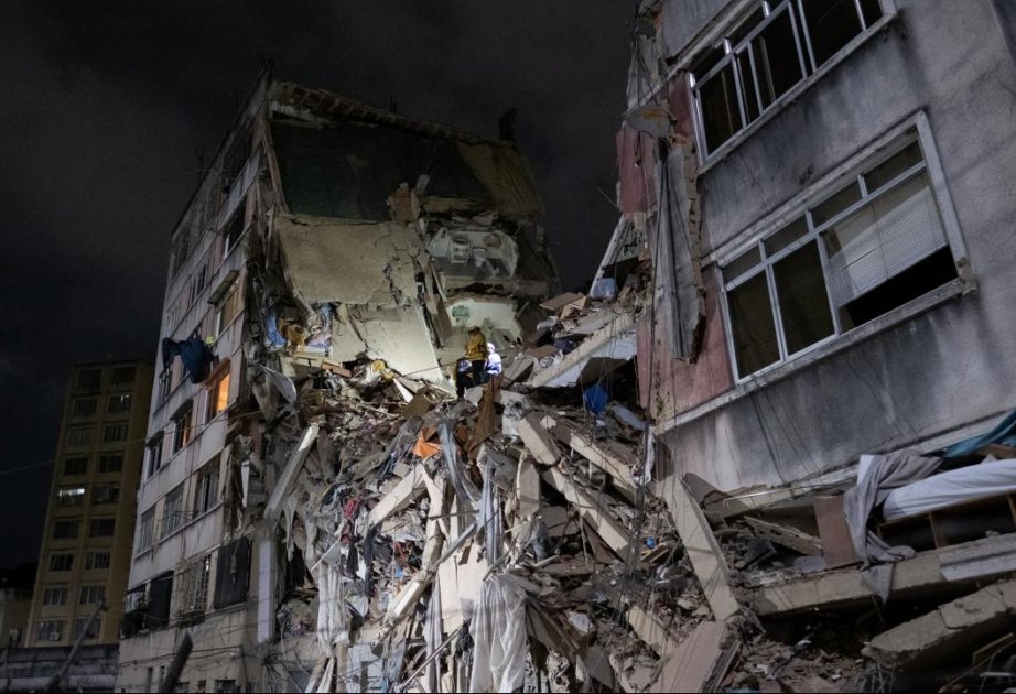 Venesuelada 11 yaşlı uşaq 70 saatdan sonra dağıntılar altından xilas edildi - VİDEO