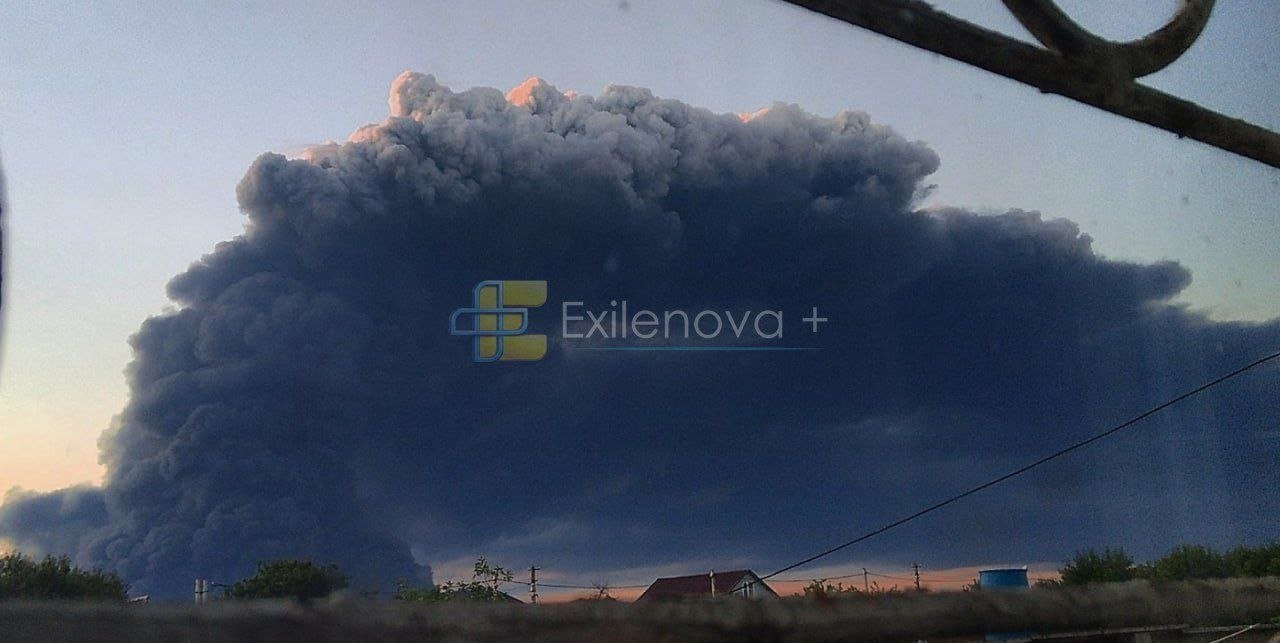 Gecə saatlarında Rusiyanın iki neft emalı zavoduna zərbələr endirildi - FOTO-VİDEO - foto 1