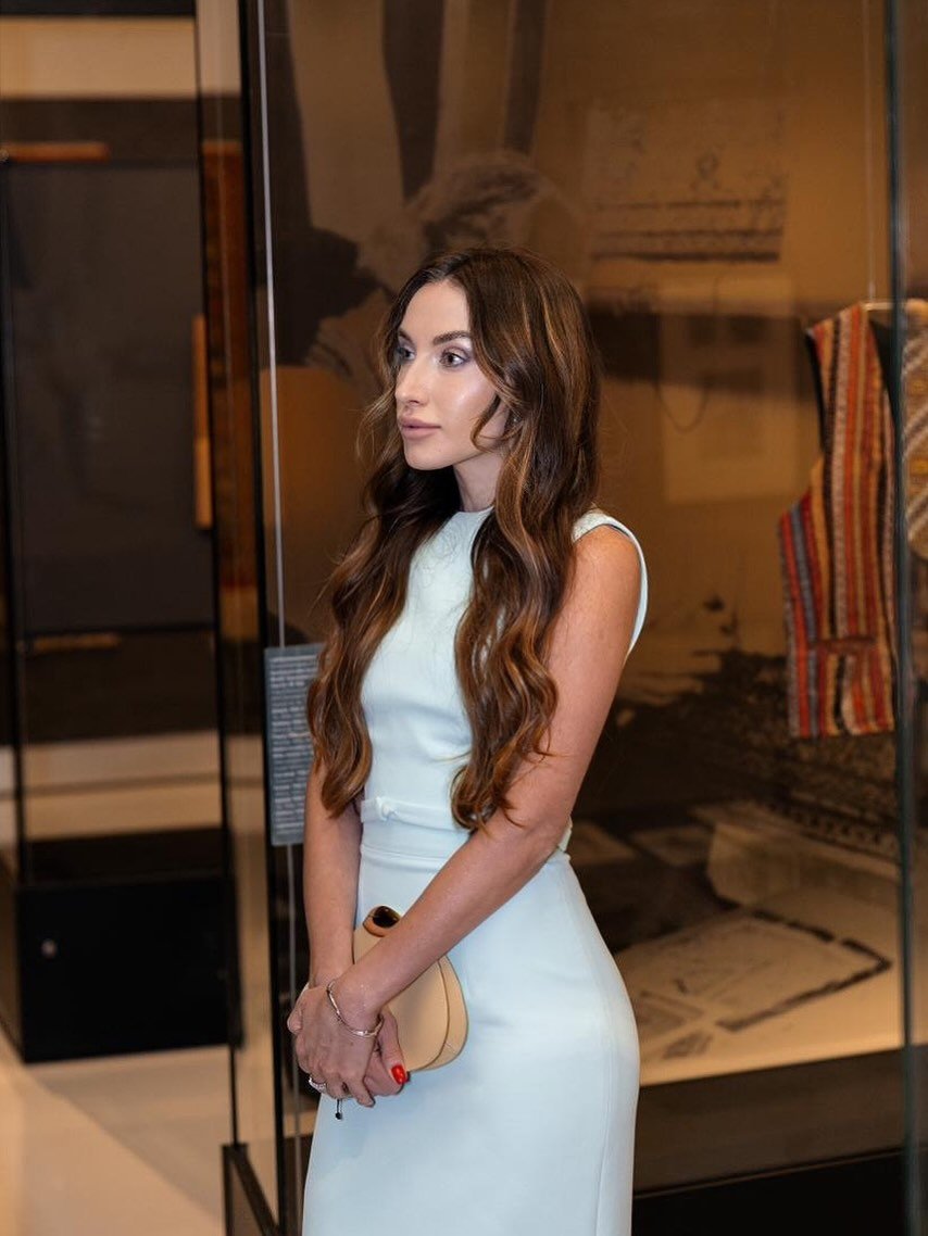 Alyona Əliyeva sərgidən yeni fotolar paylaşdı - foto 7