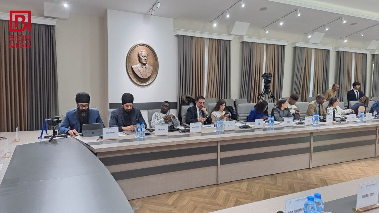 Abbas Abbasovdan müstəmləkəçiliyə qarşı mübarizədə medianın rolu ilə bağlı AÇIQLAMA - FOTO - foto 2
