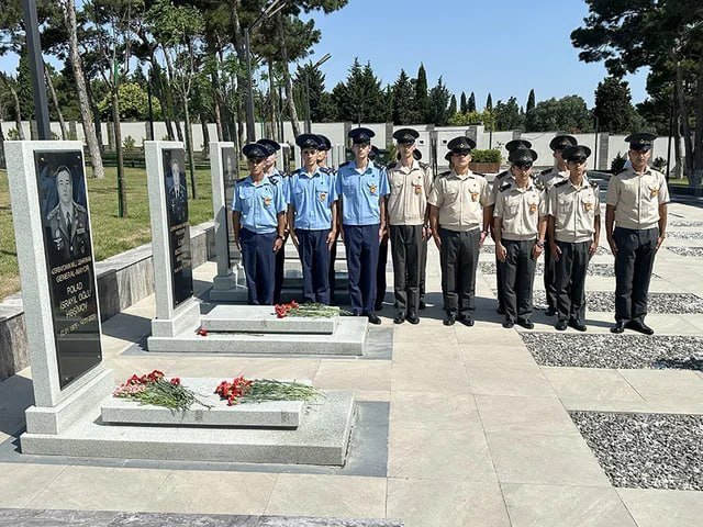 Azərbaycanın Milli Qəhrəmanlarının xatirəsi yad edildi - FOTO - foto 3