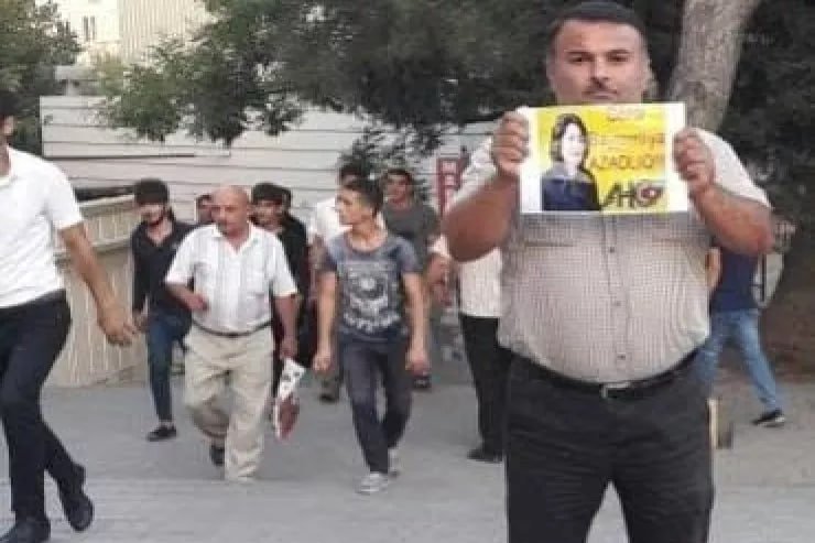 AXCP-nin rayon təşkilatının sədri saxlanıldı - QIZINI DÖYÜB - FOTO - foto 1