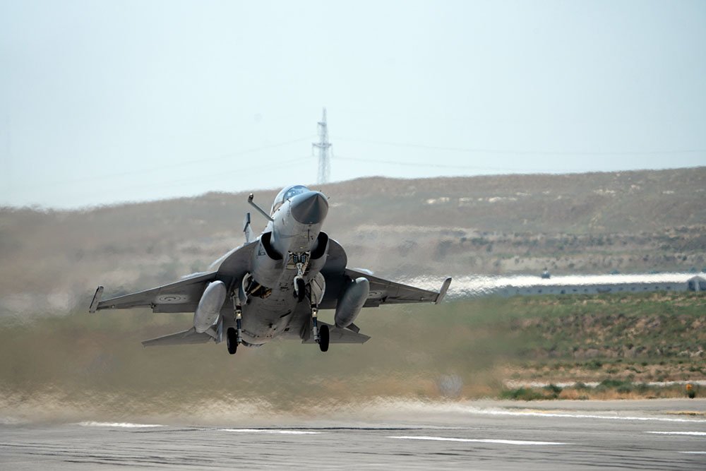 Azərbaycanın döyüş təyyarələri havaya qaldırıldı – FOTO - foto 12