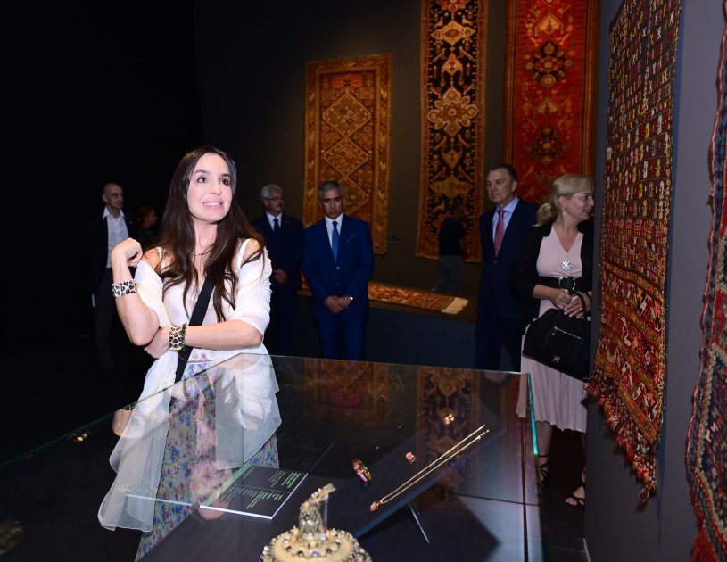 Leyla Əliyeva Budapeştdə sərgidə iştirak etdi – FOTO - foto 2