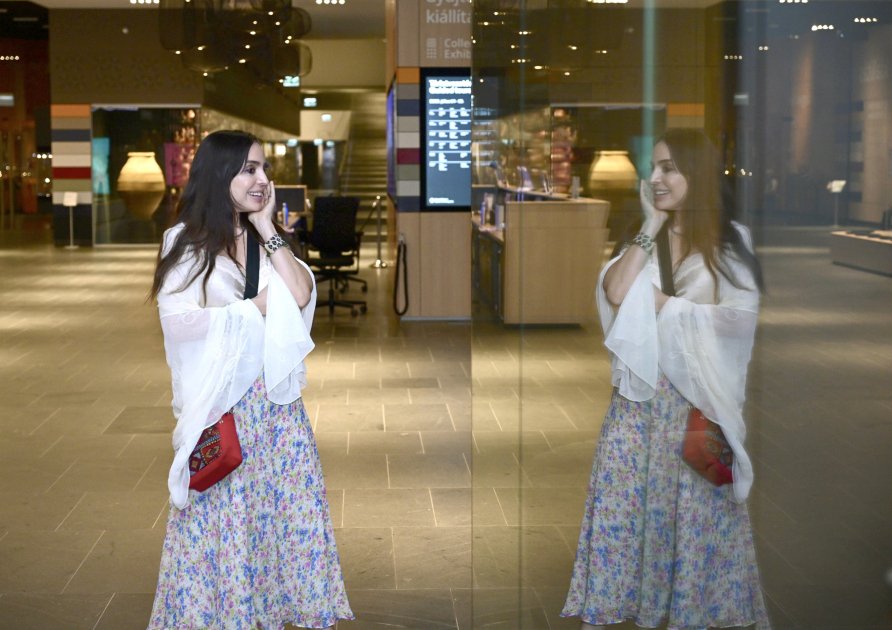 Leyla Əliyeva Budapeştdə sərgidə iştirak etdi – FOTO - foto 4