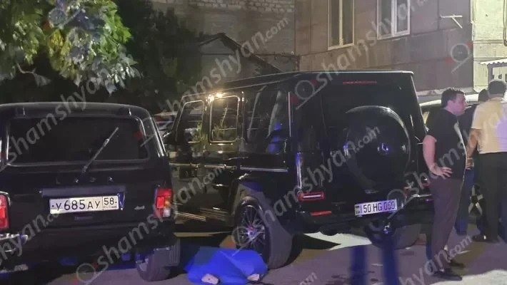 Ermənistanda silahlı insident: Bir nəfər küçədə güllələndi