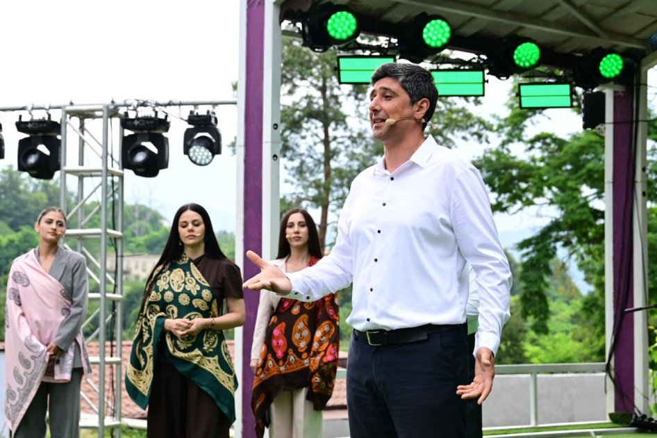 Şuşada Natəvanın evinin qarşısında musiqili kompozisiya - FOTO - foto 3