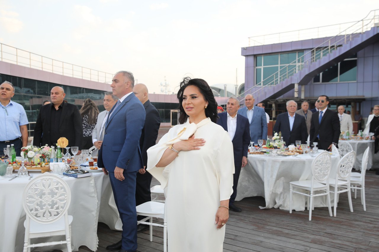 “Xəzərin sahilindən…” verilişinin eyniadlı kitabının təqdimatı keçirildi – FOTO/VİDEO - foto 2