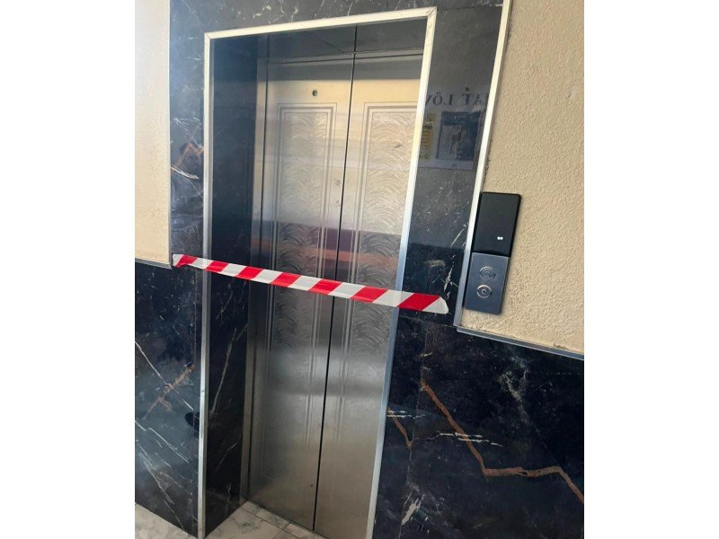 Bakıda yaşayış binasında 6 liftin fəaliyyəti dayandırıldı – FOTO - foto 1