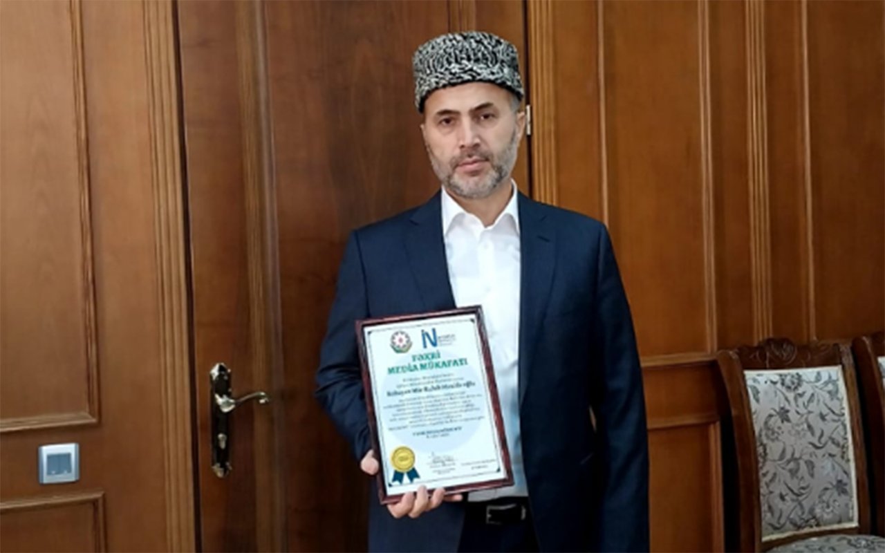 &ldquo;Bibi Heybət&rdquo;in imamının diplomu TANINMADI