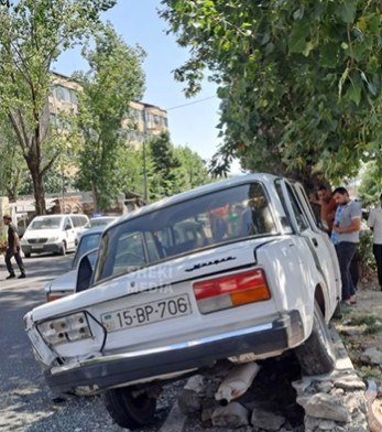 Şəkidə iki avtomobil toqquşdu: 4 nəfər xəstəxanalıq oldu - FOTO - foto 4