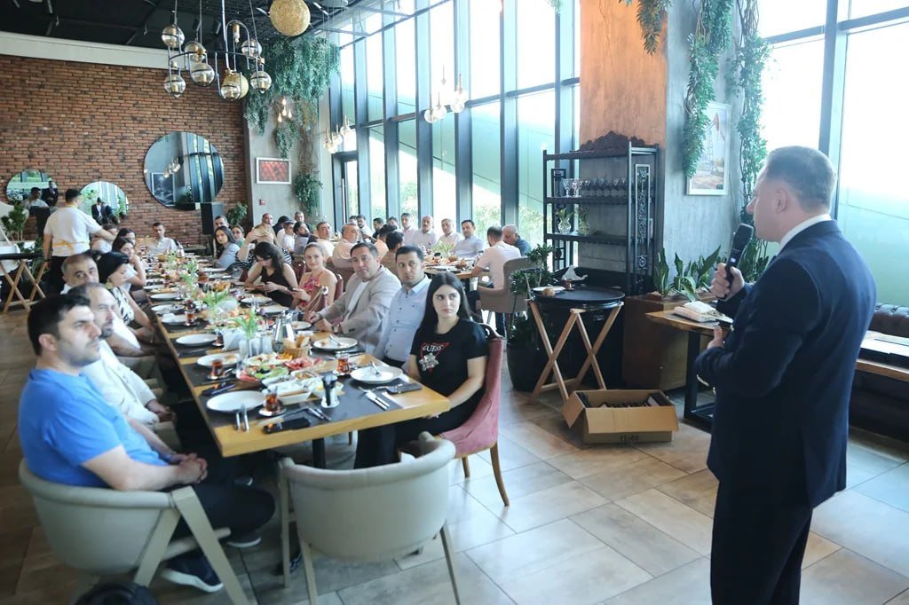 AQC Milli Mətbuat Günündə media nümayəndələri ilə görüş keçirib – FOTOLAR - foto 6