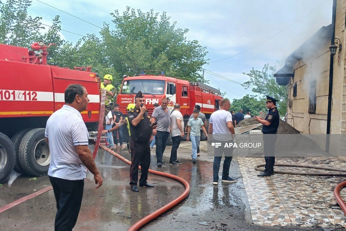 Şəmkirdə yanğın: İkimərtəbəli ev ziyan gördü - VİDEO - foto 3