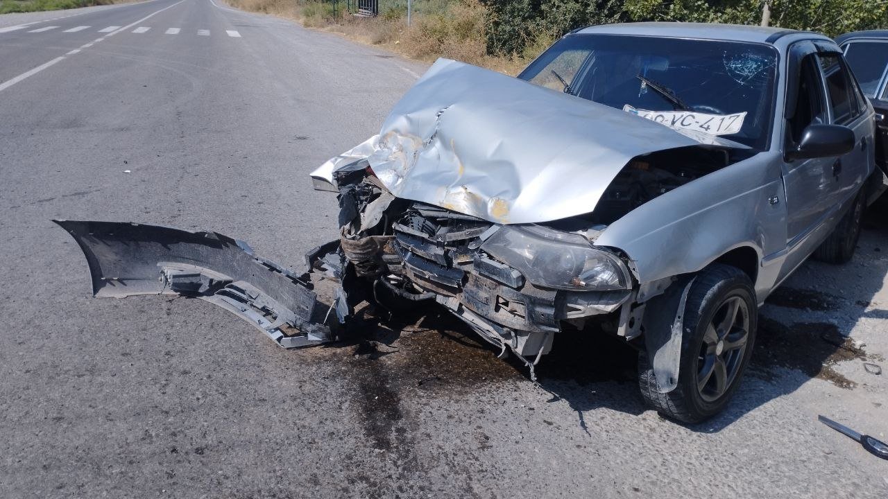 Kürdəmirdə zəncirvari ağır qəza: Xəsarət alanlar var - FOTO - foto 1