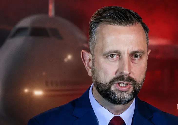 Polşanın müdafiə naziri: Ukrayna bu bayraqla Avropa İttifaqına daxil ola bilməz