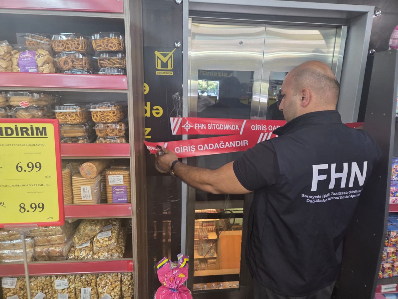 Bakıda marketin liftinin fəaliyyəti dayandırıldı – FOTO/VİDEO - foto 1