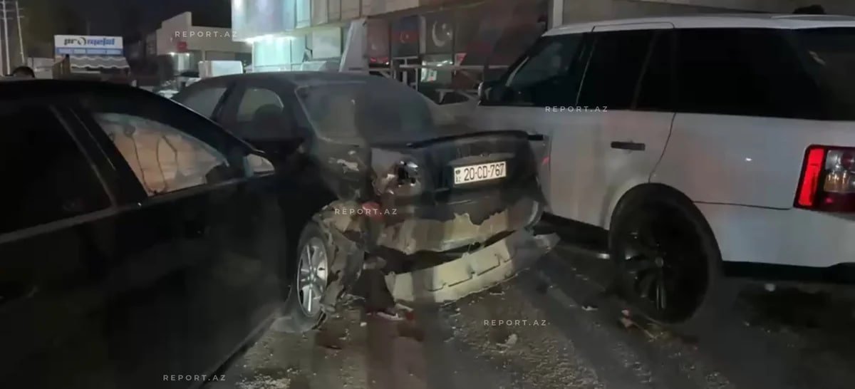 Saray qəsəbəsində qəza: 4 avtomobil toqquşdu - FOTO
