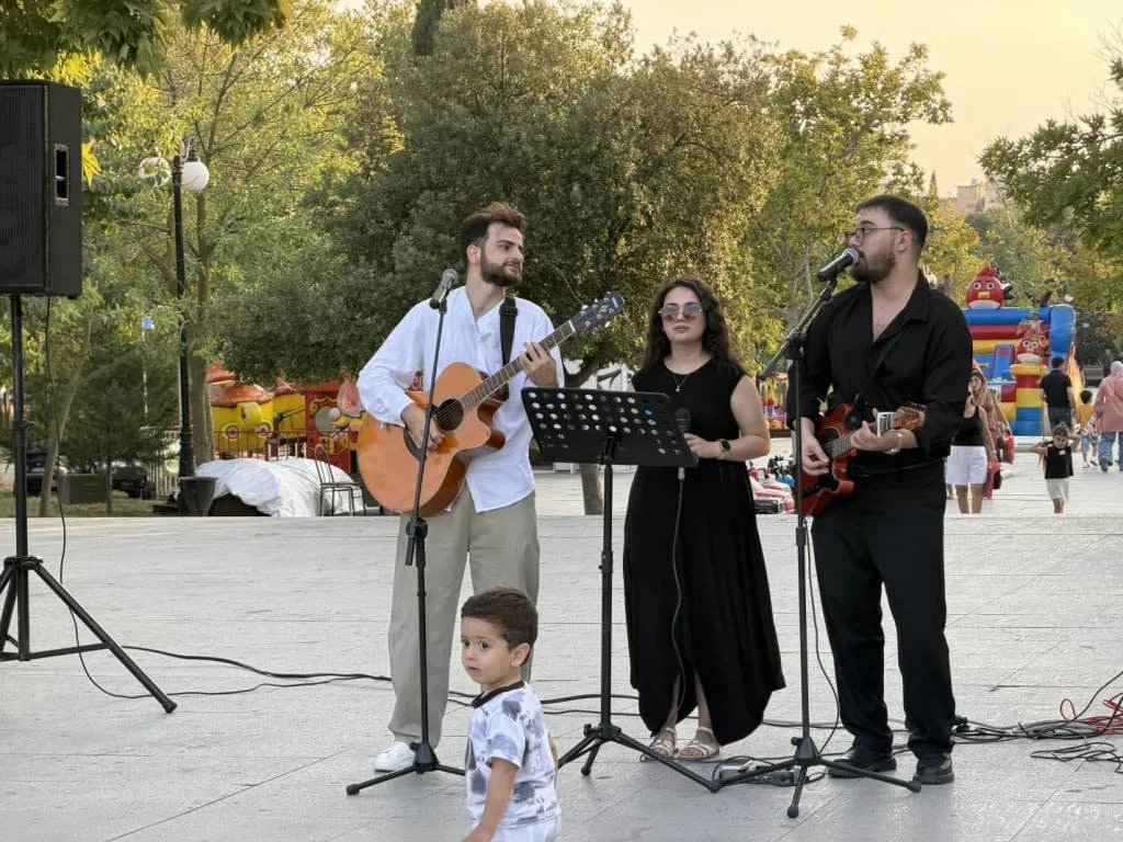 Bakıda axşam konsertləri keçirilir - FOTOLAR - foto 9