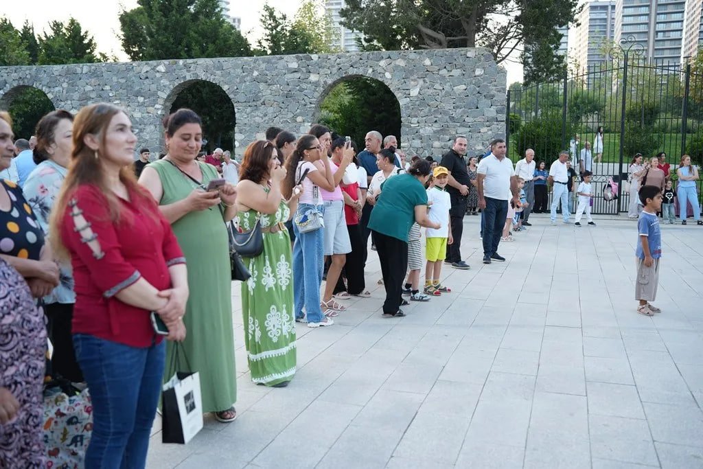Bakıda axşam konsertləri keçirilir - FOTOLAR - foto 1