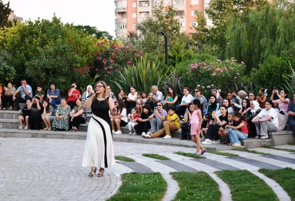 Bakıda axşam konsertləri keçirilir - FOTOLAR - foto 7