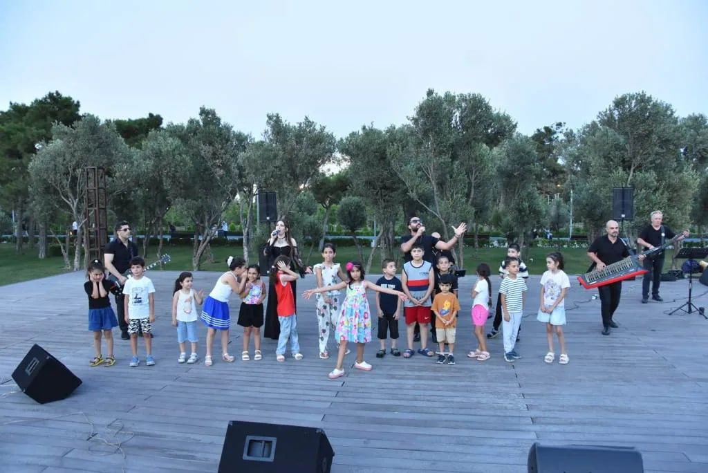 Bakıda axşam konsertləri keçirilir - FOTOLAR - foto 2