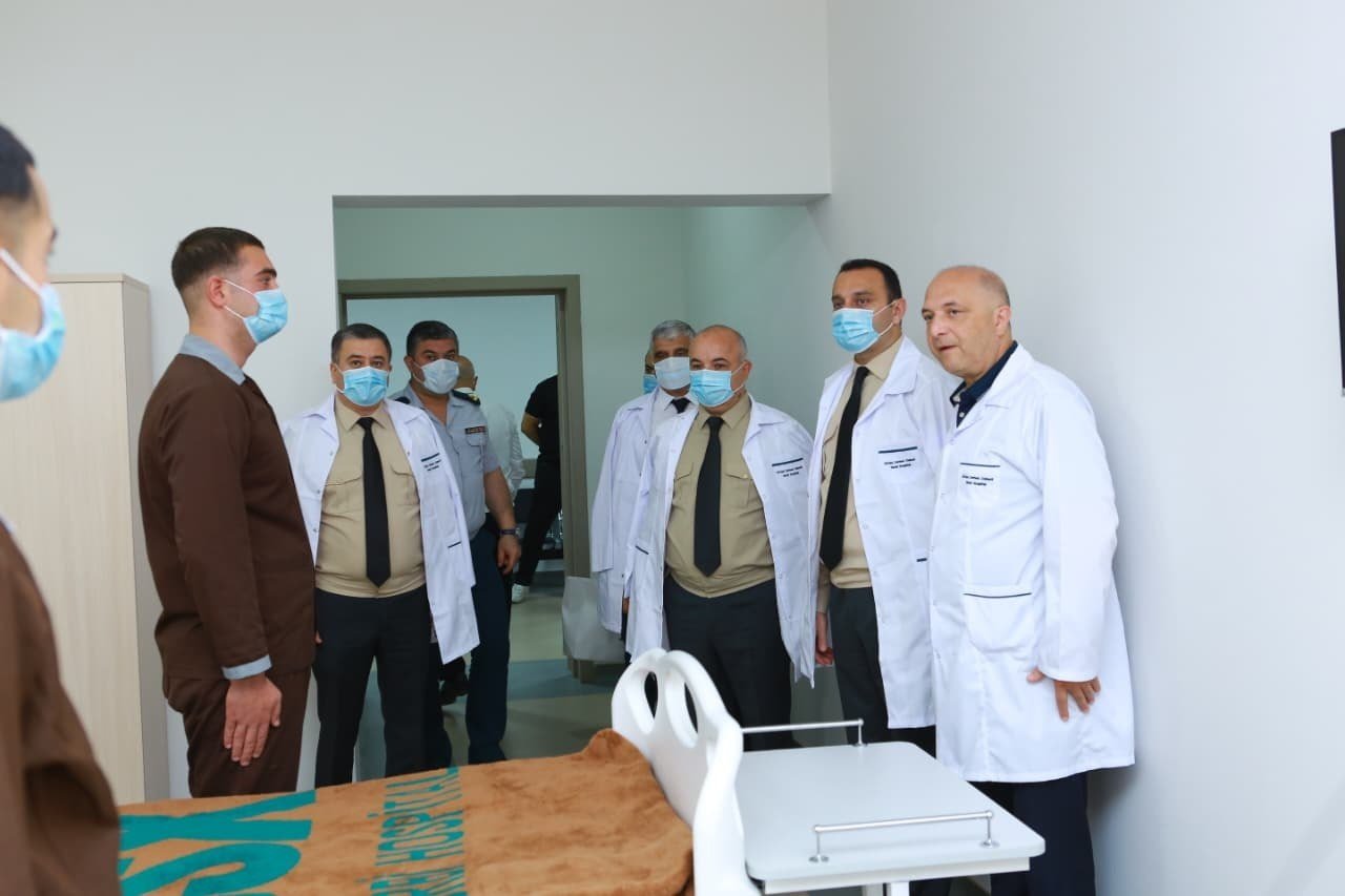 Hərbi Prokurorluğun rəhbər vəzifəli şəxsləri DSX-nin hospitalını və hərbi hissələrini ziyarət etdi – FOTO - foto 4
