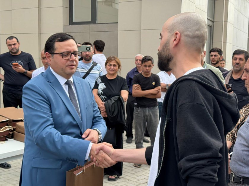 Ağdam şəhərinə köçürülən 117 ailəyə mənzillərin açarları təqdim olundu – FOTO - foto 3