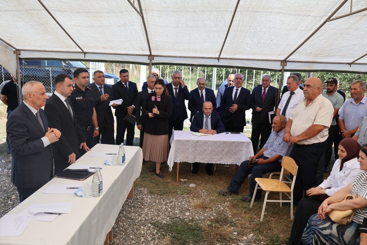 Qusarda sakinlər icra başçısı ilə görüşdə iki əsas məsələni qaldırdı - FOTO