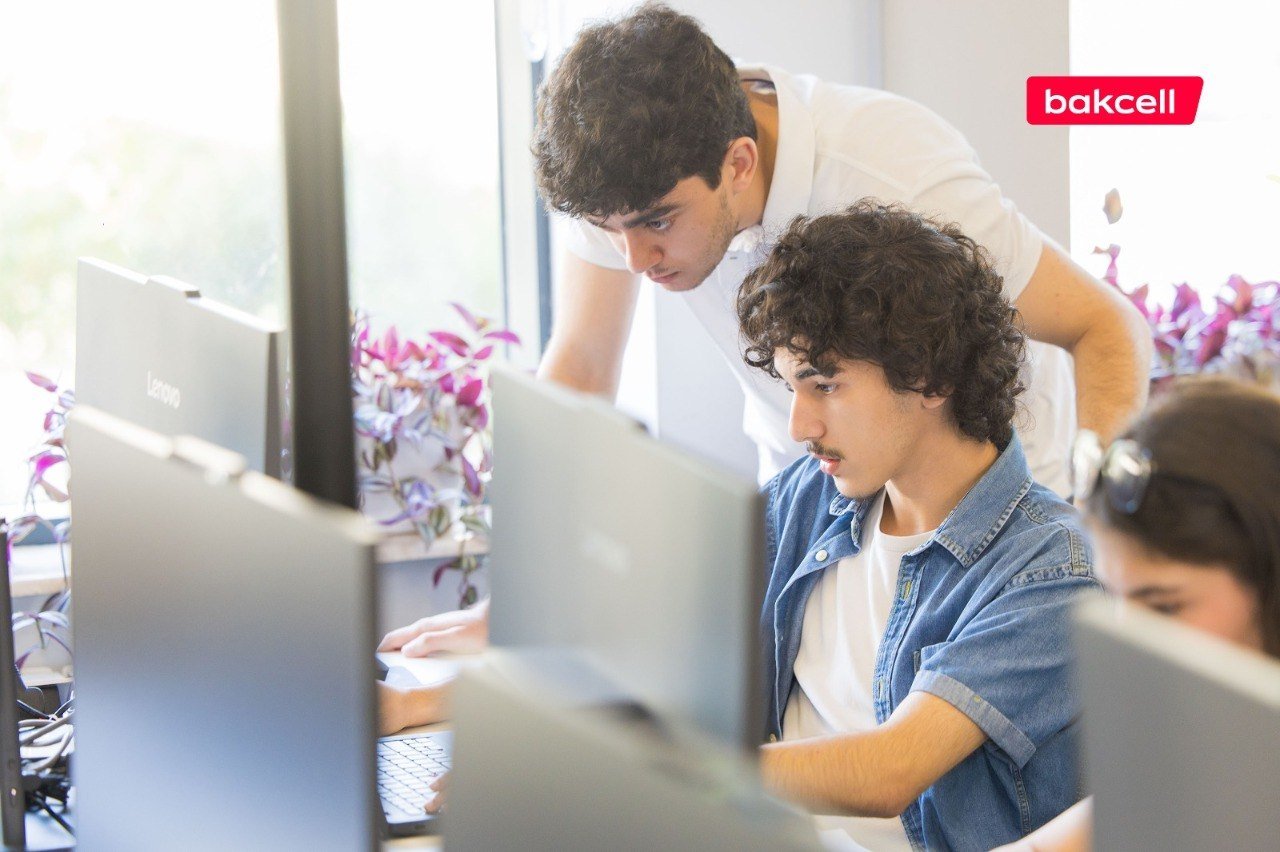 Bakcell Peerstack Academy tələbələri üçün hakaton keçirdi – FOTO - foto 3