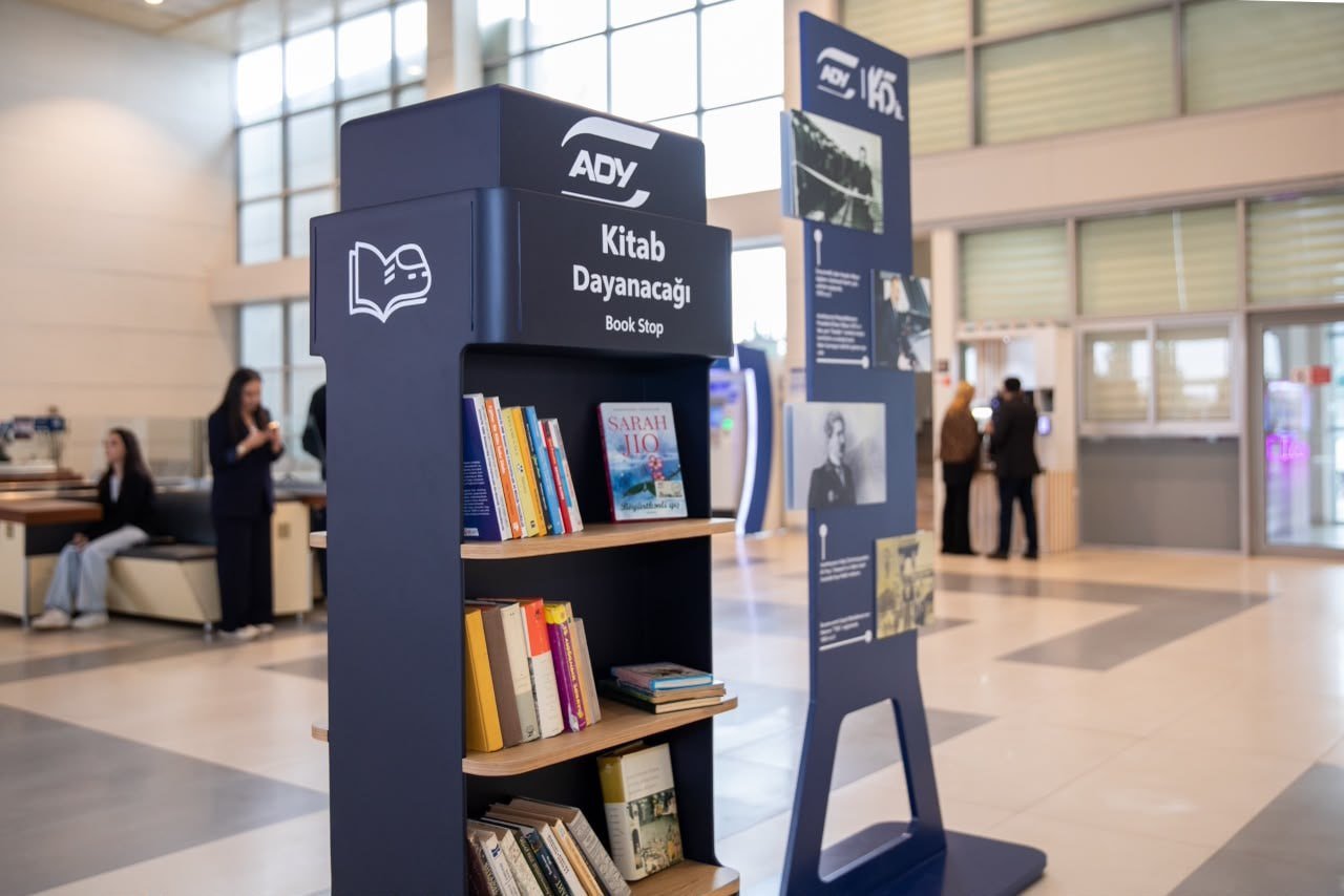 Sumqayıt Dəmiryol Vağzalında da “Kitab Dayanacağı” istifadəyə verildi – FOTO - foto 3