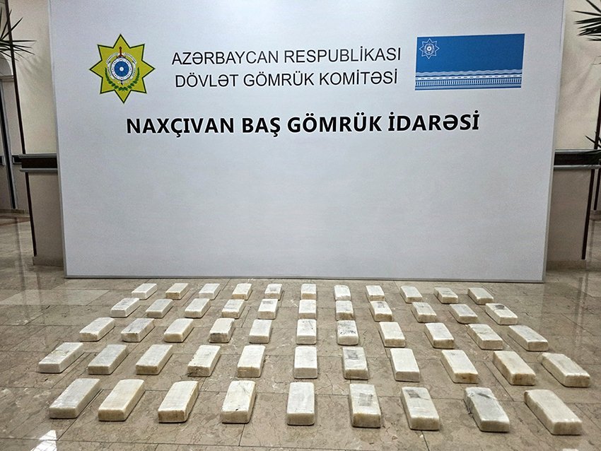 İrandan Türkiyəyə gedən nəqliyyat vasitəsi Naxçıvanda saxlanıldı – SƏBƏB - FOTO - foto 2