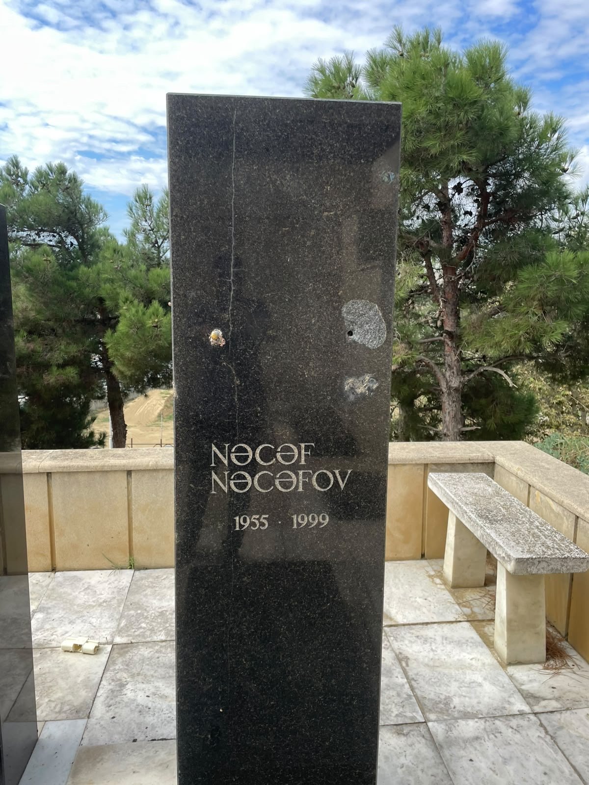Nəcəf Nəcəfovun məzarı üzərindəki barelyef oğurlandı- Saxlanılan var - Foto - foto 2