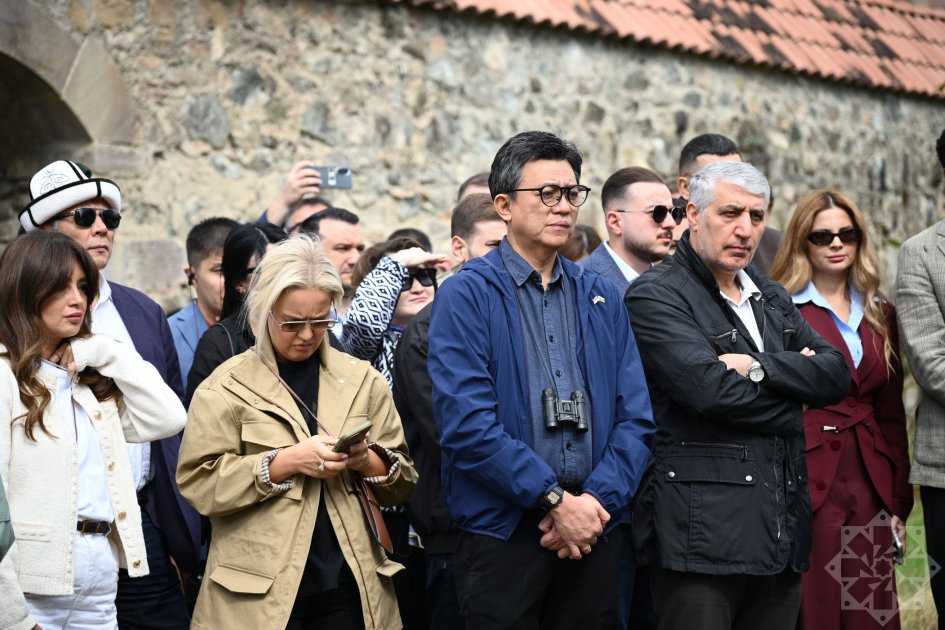 Diplomatik korpus nümayəndələri Gəncəsər monastırında – FOTO/VİDEO - foto 10