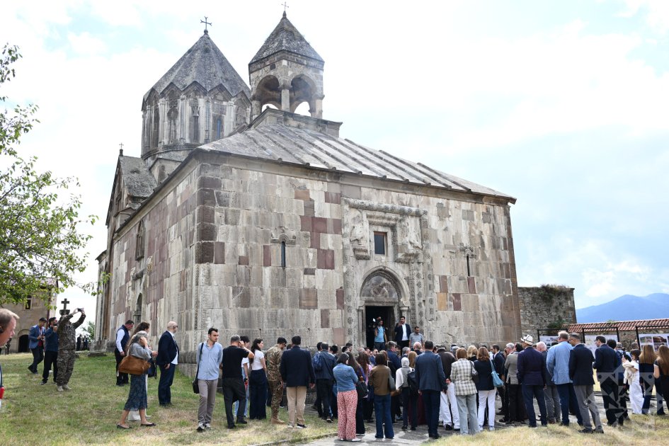 Diplomatik korpus nümayəndələri Gəncəsər monastırında – FOTO/VİDEO - foto 9