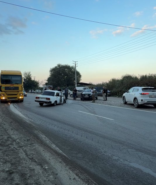 Qubada avtomobillər toqquşdu: Xəsarət alanlar var – FOTO/VİDEO - foto 2