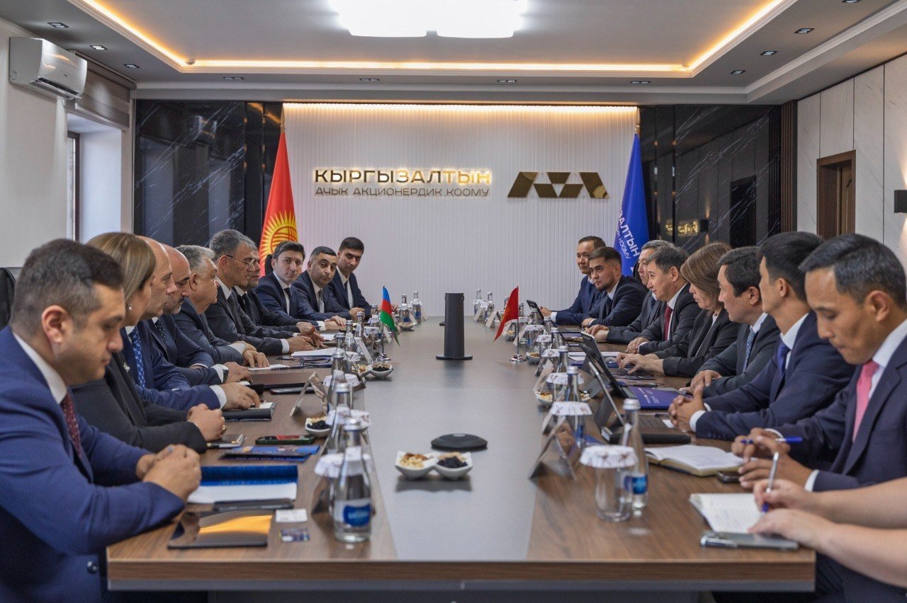 “AzerGold” və “Kyrgyzaltyn” şirkətləri Bişkekdə əməkdaşlıq perspektivlərini müzakirə ediblər - FOTO - foto 3