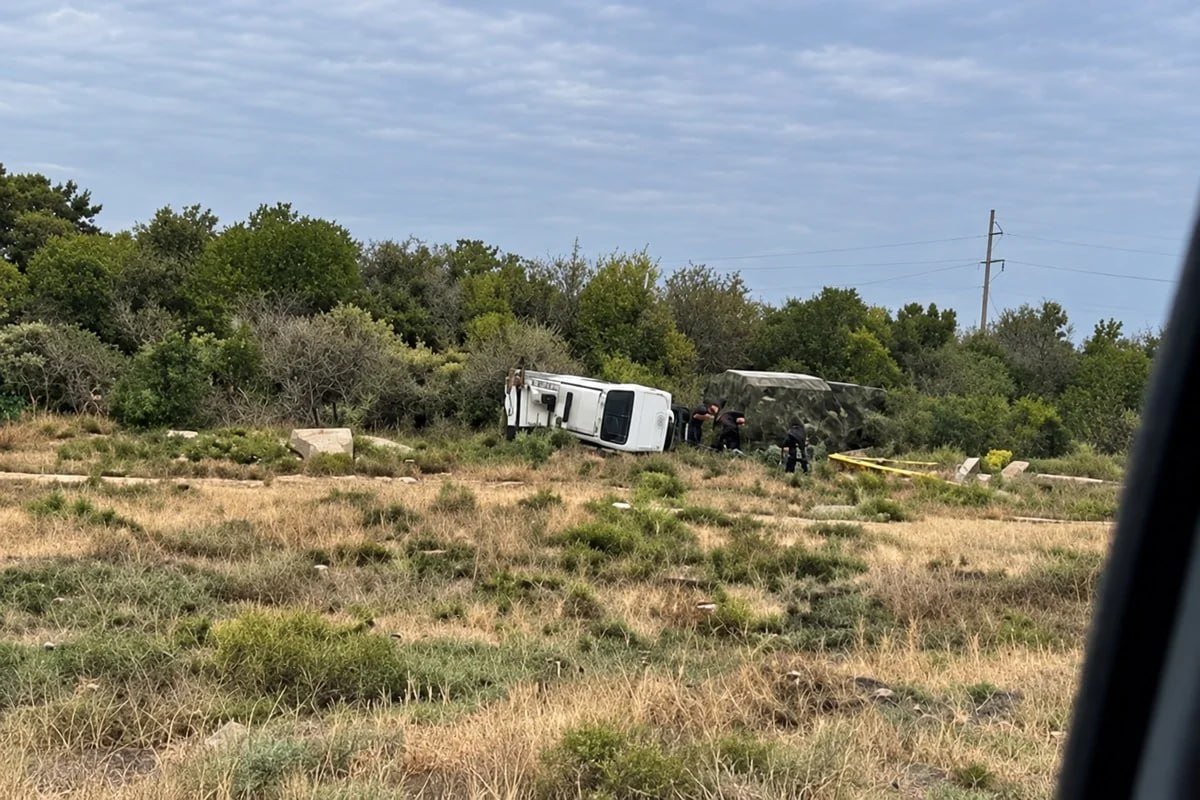 Qaradağda dəhşətli qəza: Əsgərləri daşıyan avtobus aşdı &ndash; Video