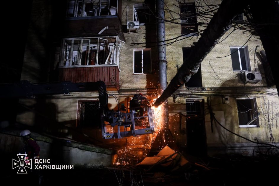 Xarkov şəhərinə zərbə endirildi: Ölənlər və xəsarət alanlar var – FOTO/VİDEO - foto 3