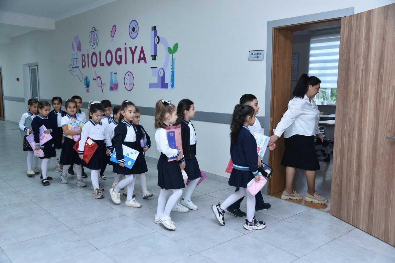 Şagirdlərin nümunəvi məktəb həyatı və ideoloji təxribatın çirkin üzü - FOTO/VİDEO - foto 4