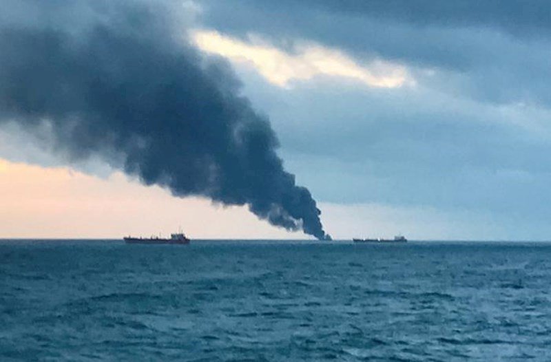 Qara dənizdə tanker yandı: 8 nəfər itkin düşdü