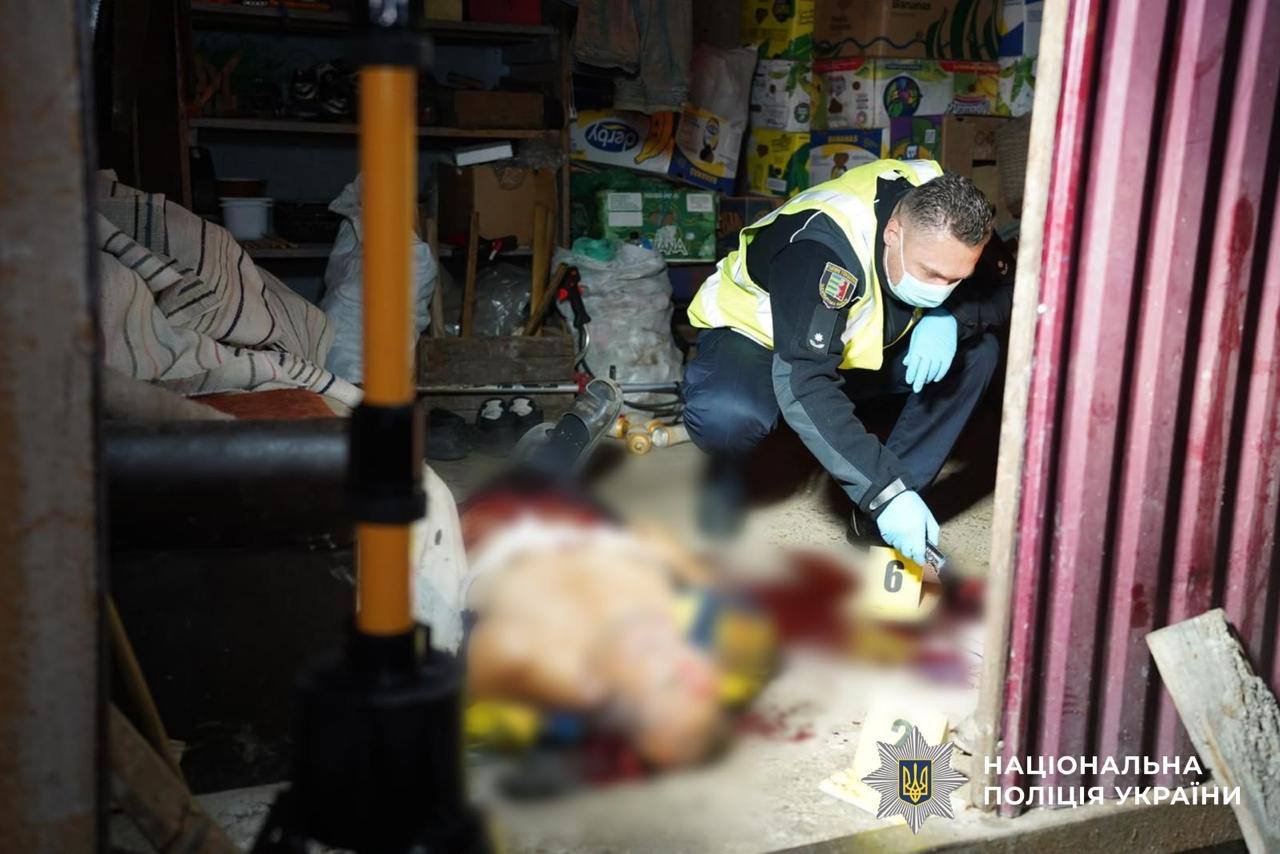 Ukraynada keşiş 3 nəfəri güllələdi – FOTO - foto 1